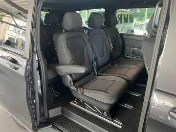 MERCEDES-BENZ V 300 d EditionSport Airmatic Distr 8Sitze