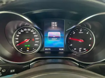 MERCEDES-BENZ V 300 d EditionSport Airmatic Distr 8Sitze