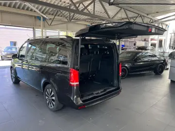 MERCEDES-BENZ V 300 d EditionSport Airmatic Distr 8Sitze