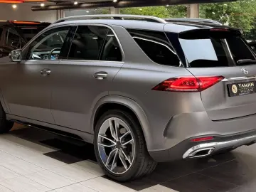 MERCEDES-BENZ GLE 400 d 4Matic AMG Pano HuD Distr. 3…