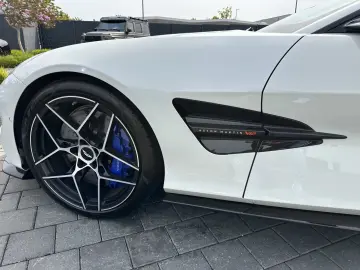 Aston Martin Vanquish V12 by  Q  full CARBON