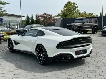 Aston Martin Vanquish V12 by  Q  full CARBON