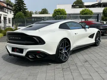 Aston Martin Vanquish V12 by  Q  full CARBON