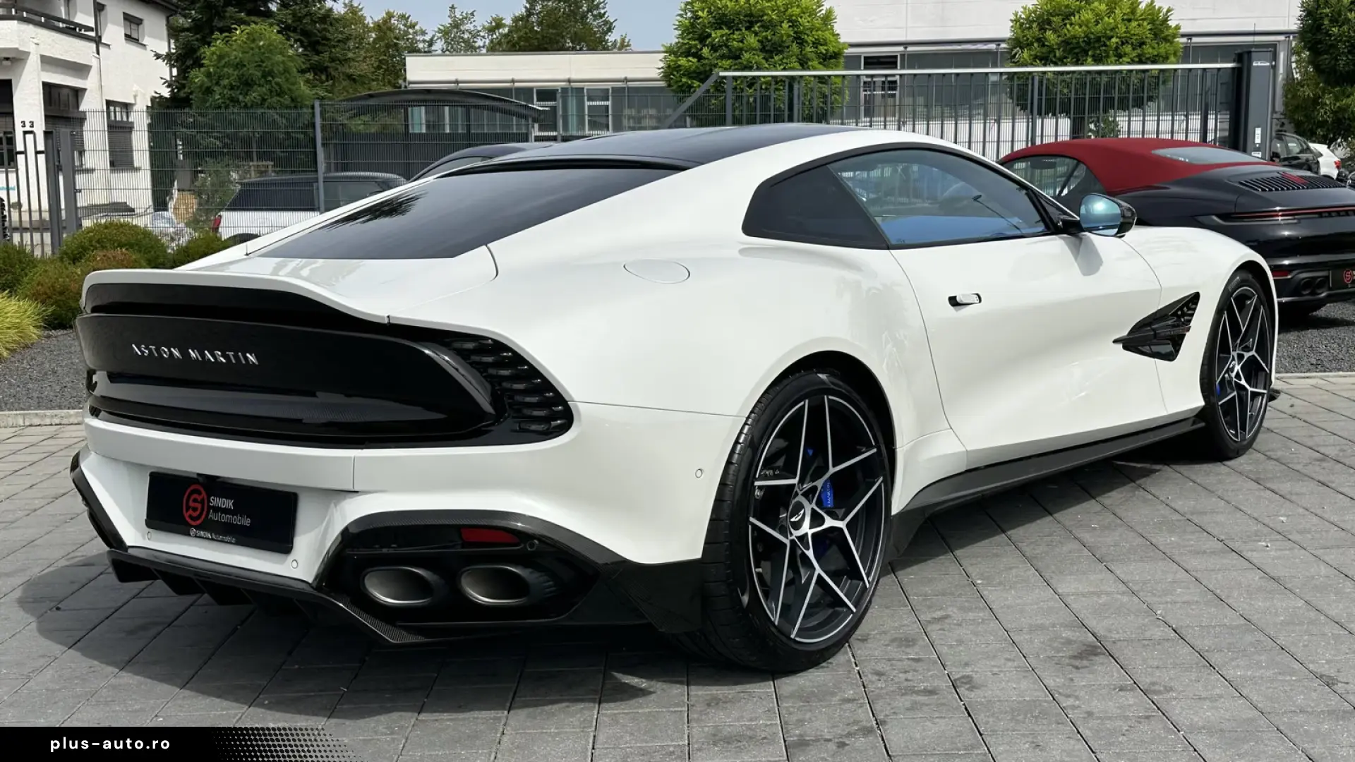Aston Martin Vanquish V12 by  Q  full CARBON
