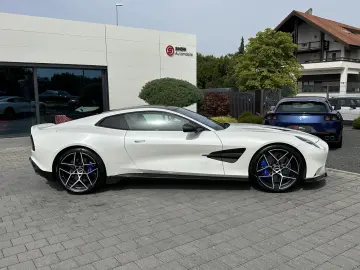 Aston Martin Vanquish V12 by  Q  full CARBON