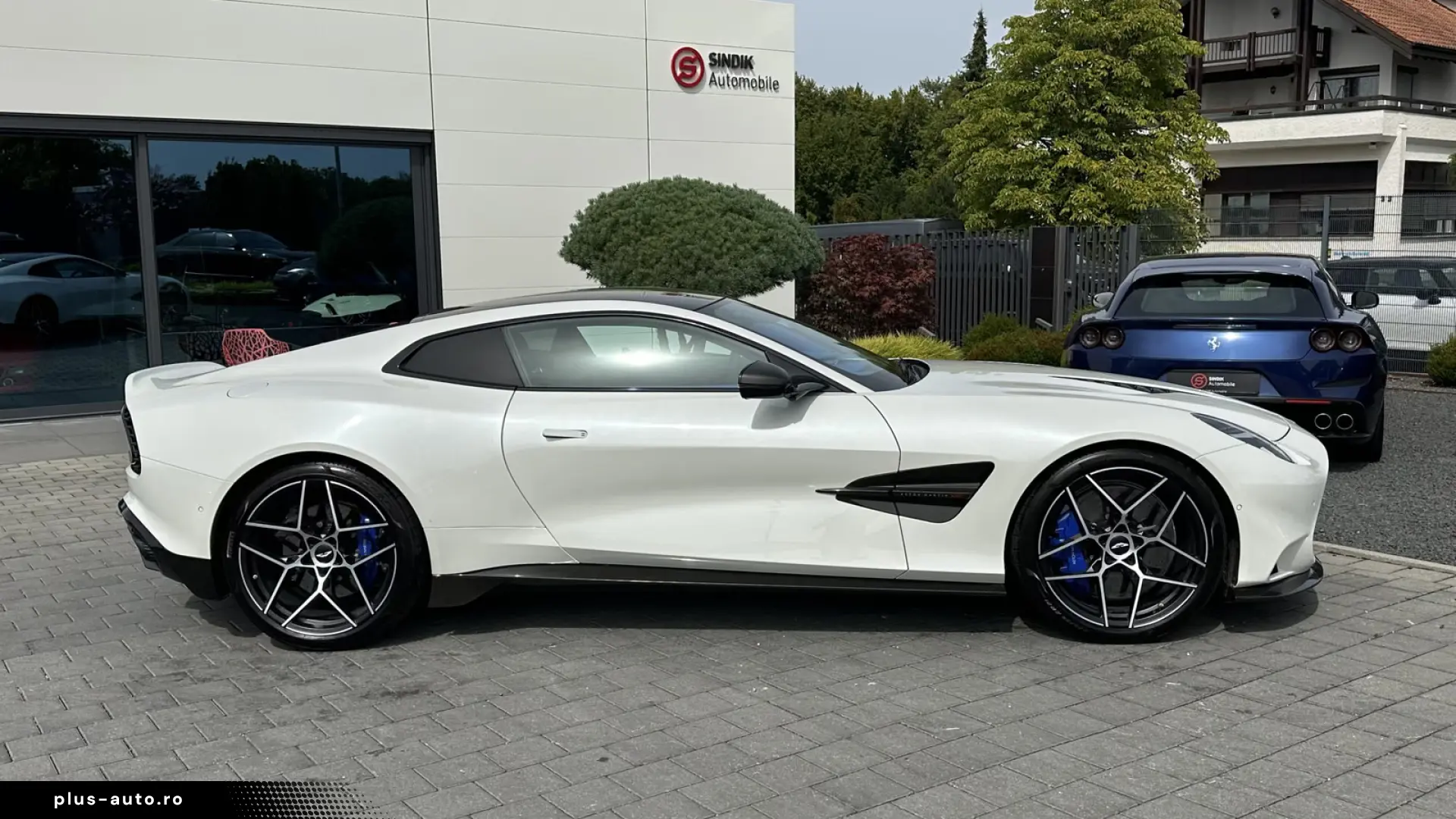 Aston Martin Vanquish V12 by  Q  full CARBON