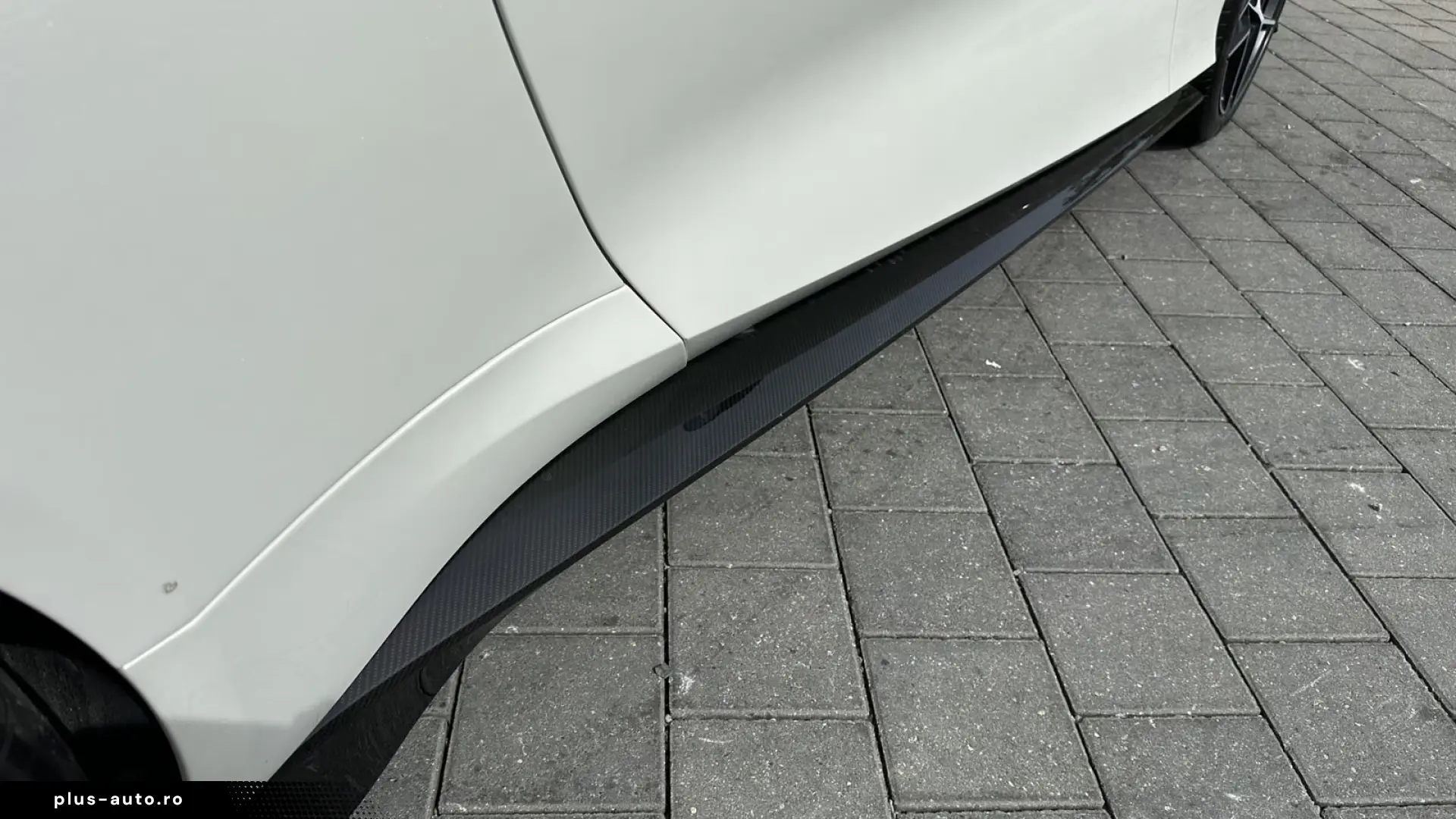 Aston Martin Vanquish V12 by  Q  full CARBON