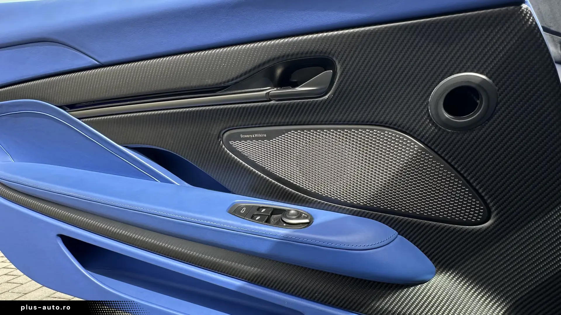 Aston Martin Vanquish V12 by  Q  full CARBON