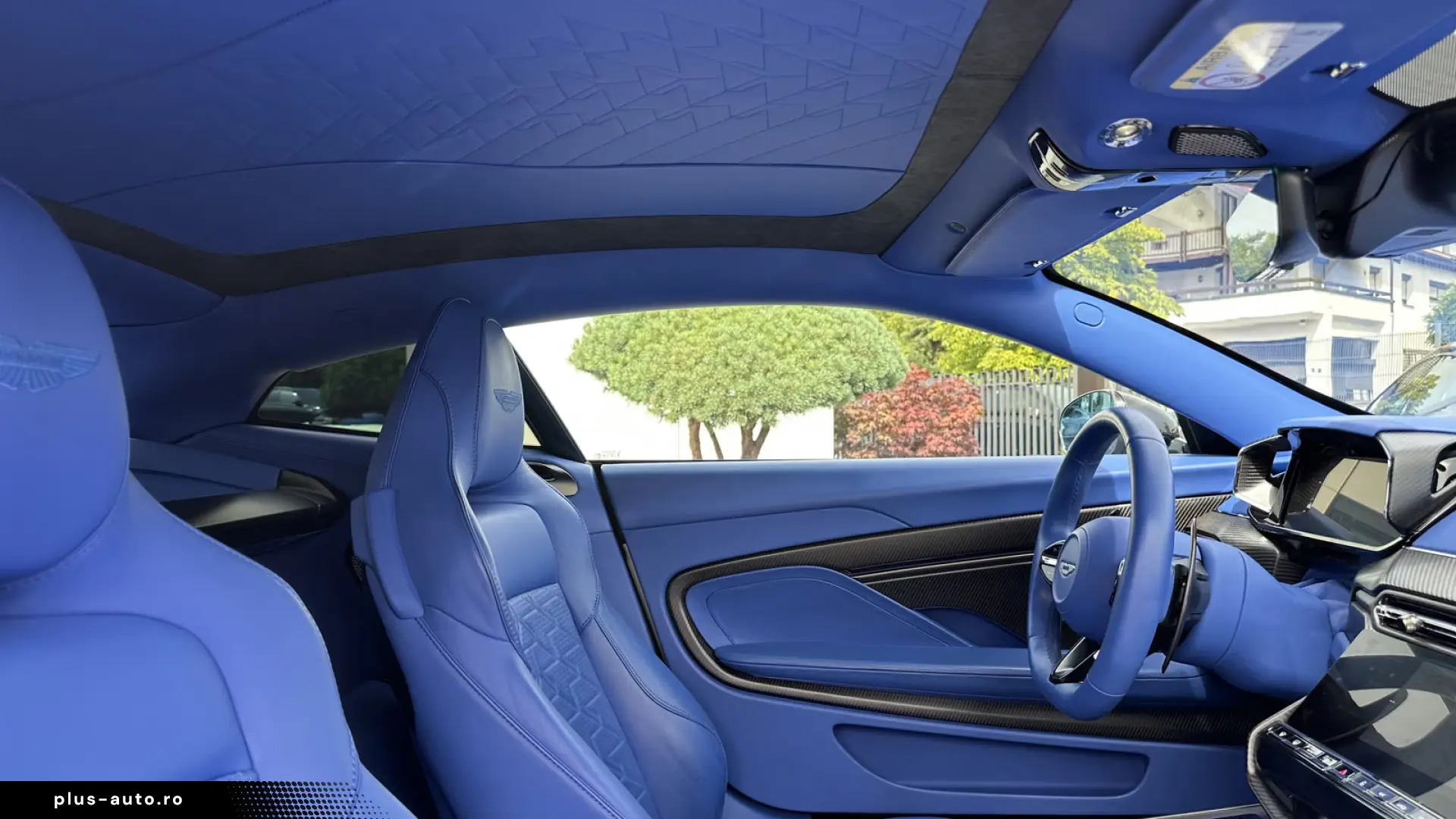 Aston Martin Vanquish V12 by  Q  full CARBON