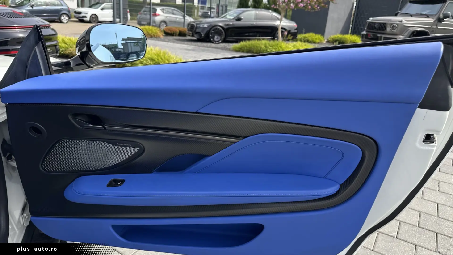 Aston Martin Vanquish V12 by  Q  full CARBON