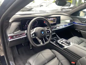 BMW 740d xDrive M Sport PanoSky Standhz