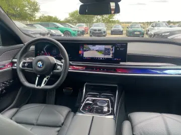 BMW 740d xDrive M Sport PanoSky Standhz