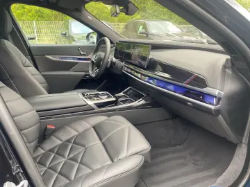 BMW 740d xDrive M Sport PanoSky Standhz