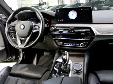 BMW 520dxDrive Head-Up Laser H&K GSDH Kamera Komfort