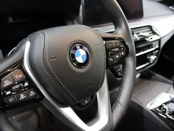 BMW 520dxDrive Head-Up Laser H&K GSDH Kamera Komfort