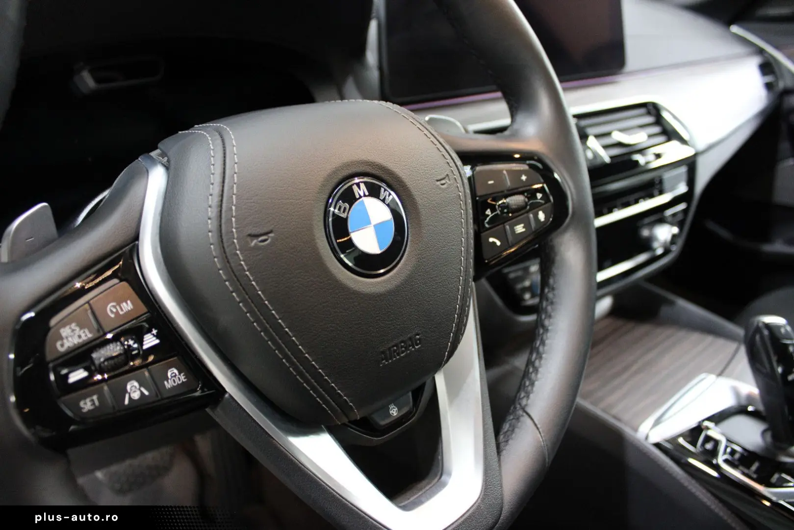 BMW 520dxDrive Head-Up Laser H&K GSDH Kamera Komfort