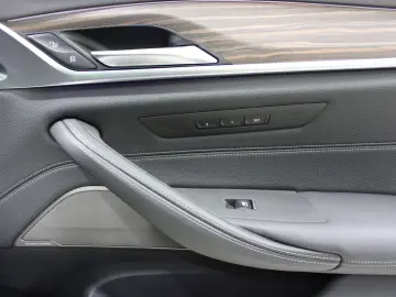 BMW 520dxDrive Head-Up Laser H&K GSDH Kamera Komfort