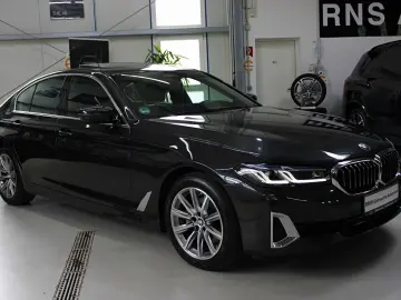 BMW 520dxDrive Head-Up Laser H&K GSDH Kamera Komfort