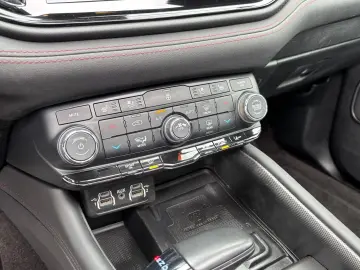 DODGE Durango 5 7L R T AWD 6S. H&K ACC Schiebdach