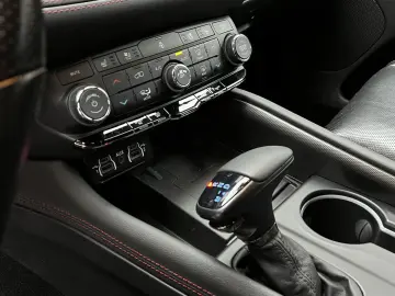 DODGE Durango 5 7L R T RWD 7S. 10´´ Display SZH