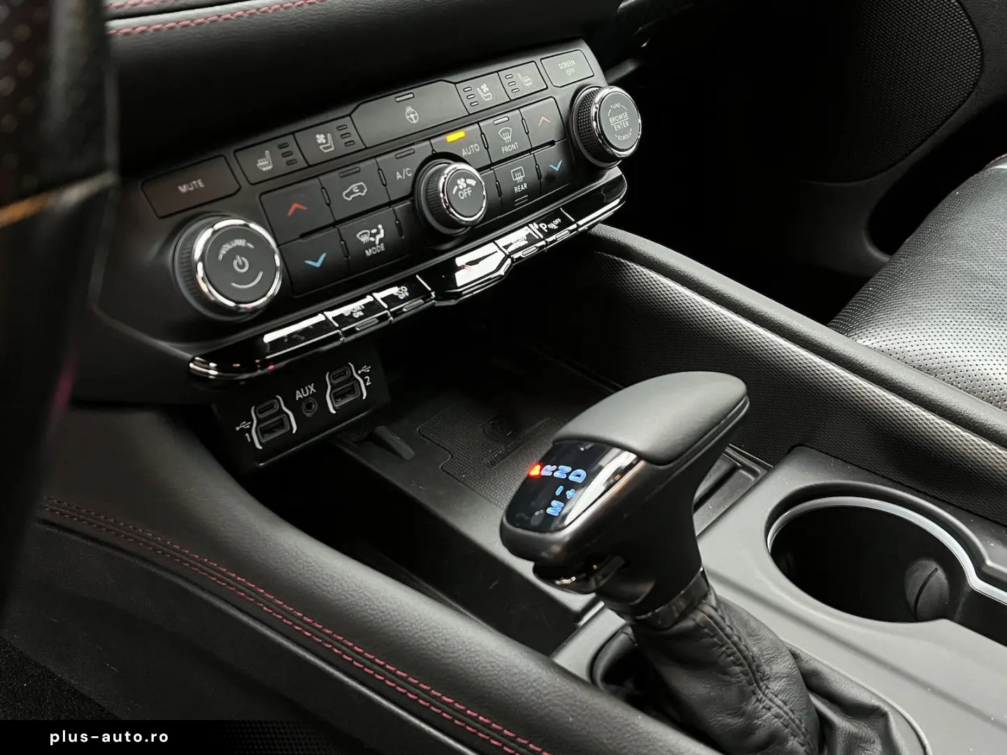 DODGE Durango 5 7L R T RWD 7S. 10´´ Display SZH