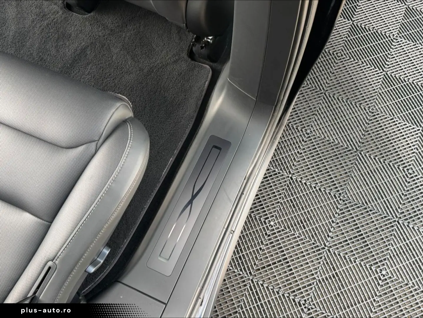 TESLA MODEL X PLAID   ENHANCED AP   6SEAT   22INCH