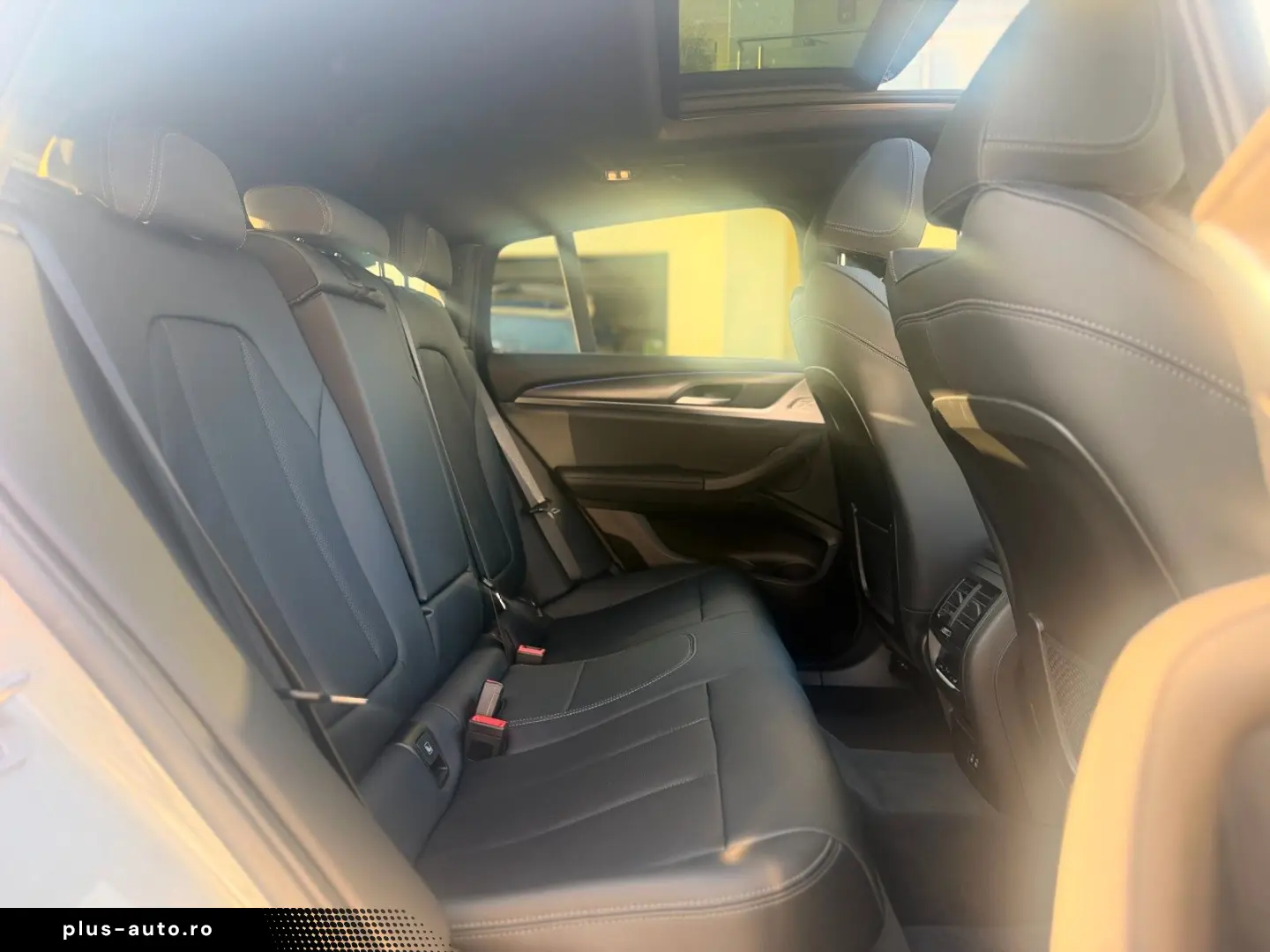 BMW X4 xDrive 30i M Automobile 245 PS AHK PANO LASER