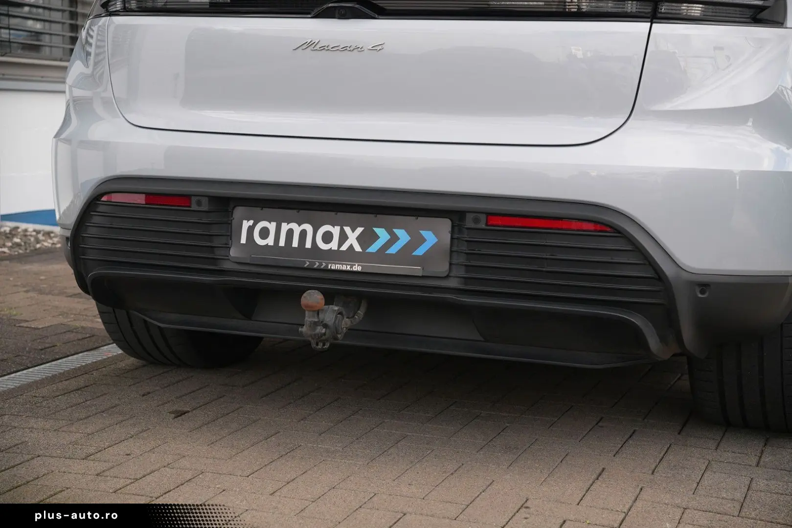 PORSCHE Macan 4 INNODRIVE-LUFT.-PANO-2xDISPLAY-AHK