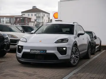 PORSCHE Macan 4 INNODRIVE-LUFT.-PANO-2xDISPLAY-AHK