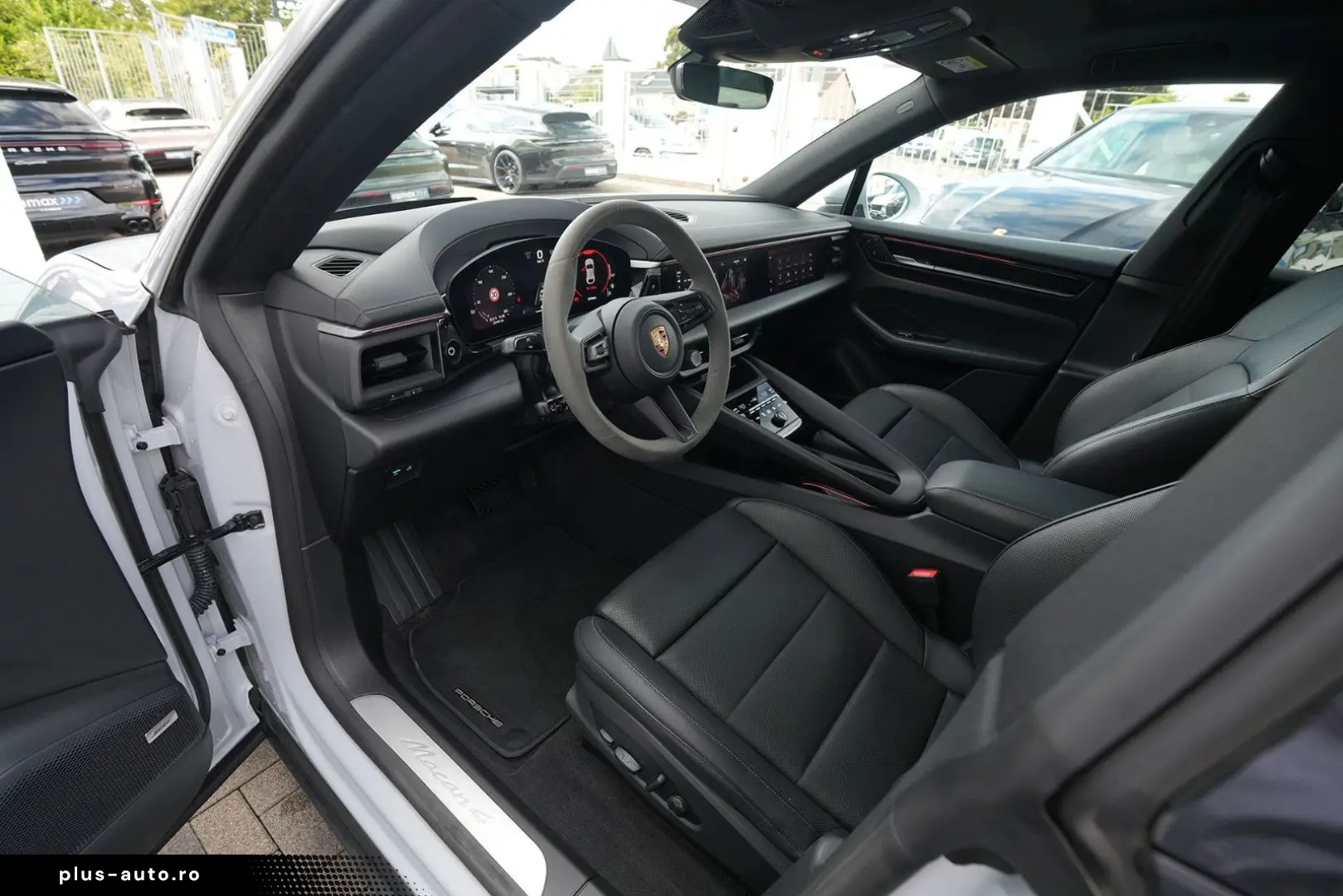 PORSCHE Macan 4 INNODRIVE-LUFT.-PANO-2xDISPLAY-AHK