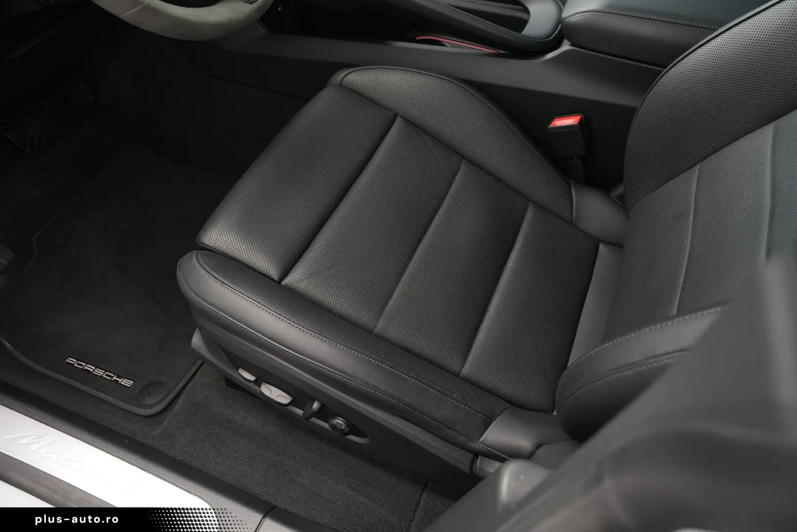 PORSCHE Macan 4 INNODRIVE-LUFT.-PANO-2xDISPLAY-AHK