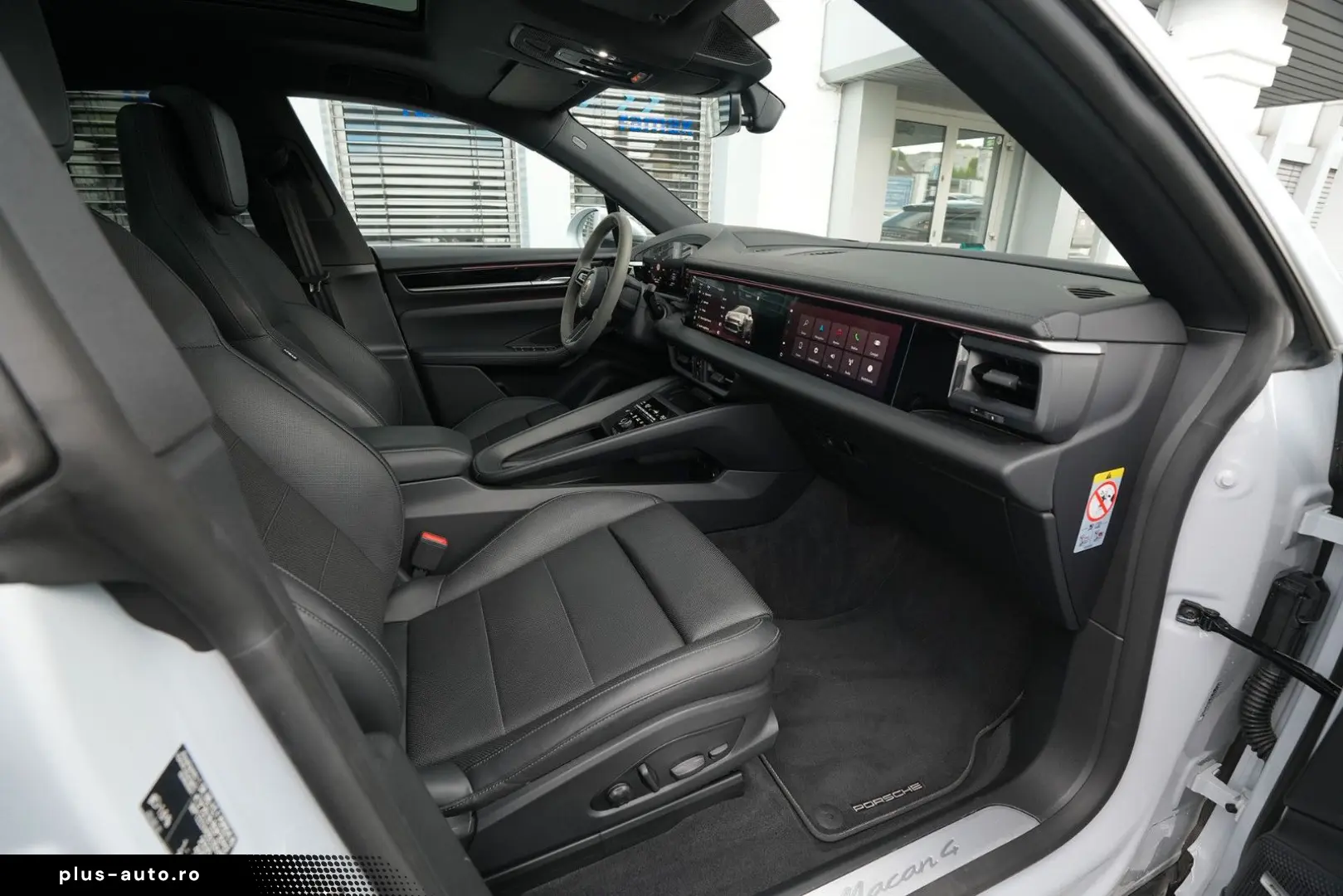 PORSCHE Macan 4 INNODRIVE-LUFT.-PANO-2xDISPLAY-AHK