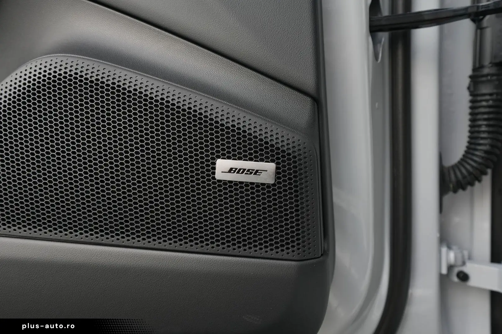 PORSCHE Macan 4 INNODRIVE-LUFT.-PANO-2xDISPLAY-AHK
