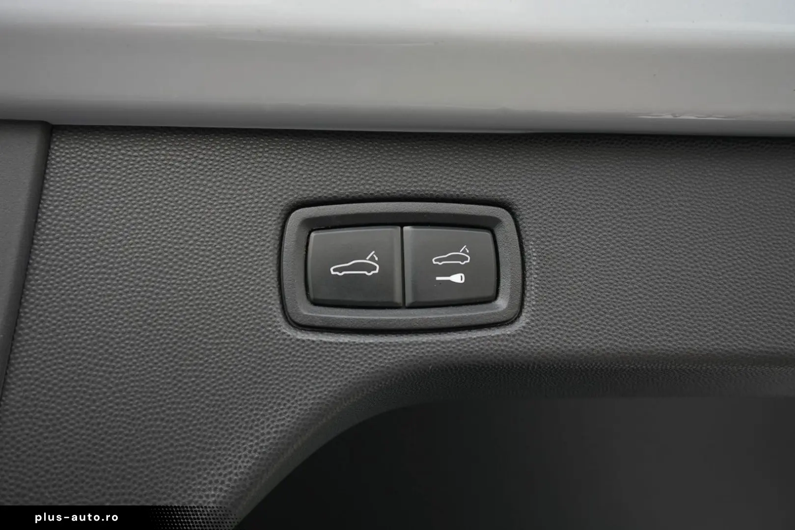 PORSCHE Macan 4 INNODRIVE-LUFT.-PANO-2xDISPLAY-AHK