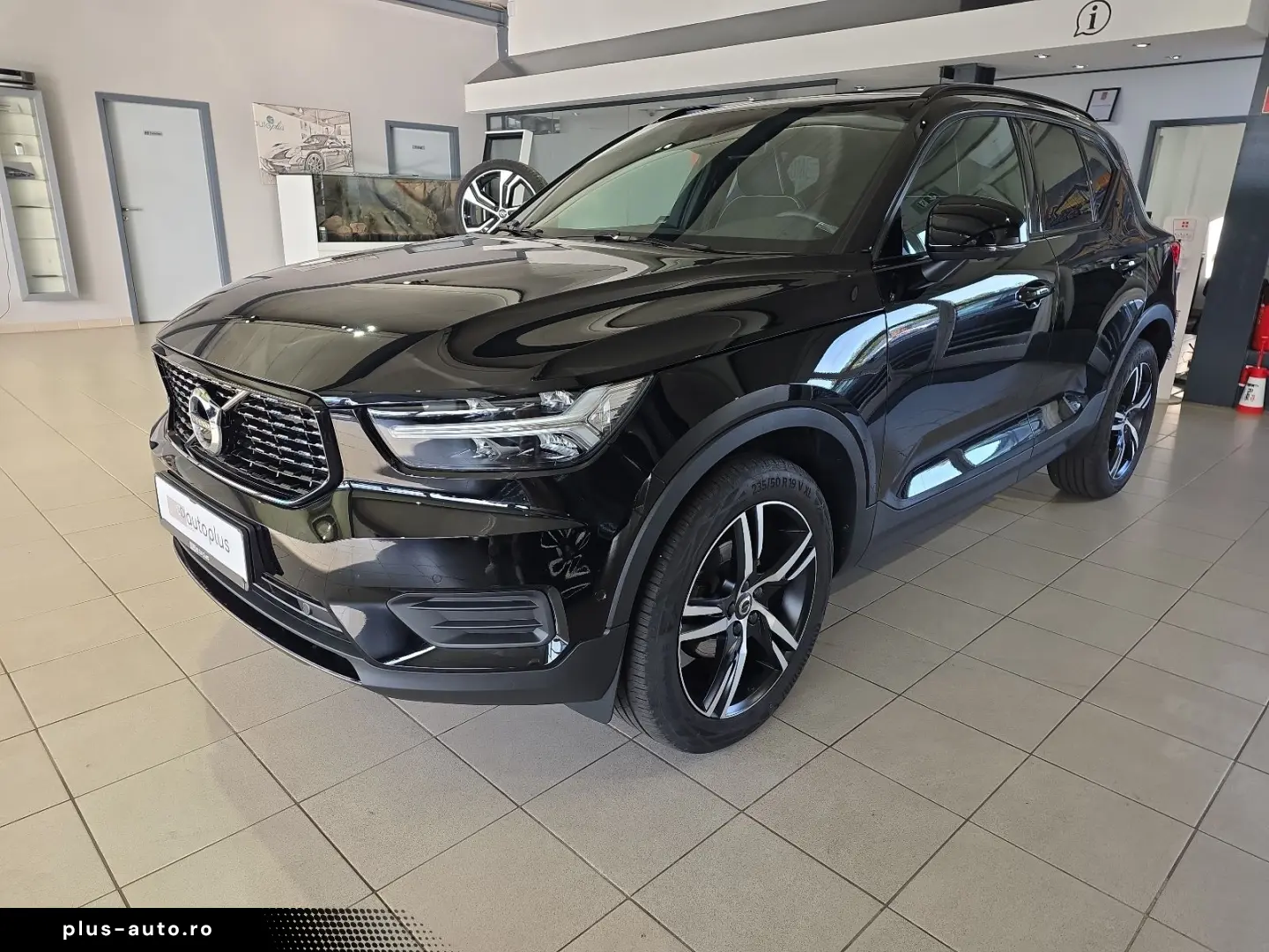 VOLVO XC40 T3 R-Design ACC AHK 360  H K LED 19  SHZ