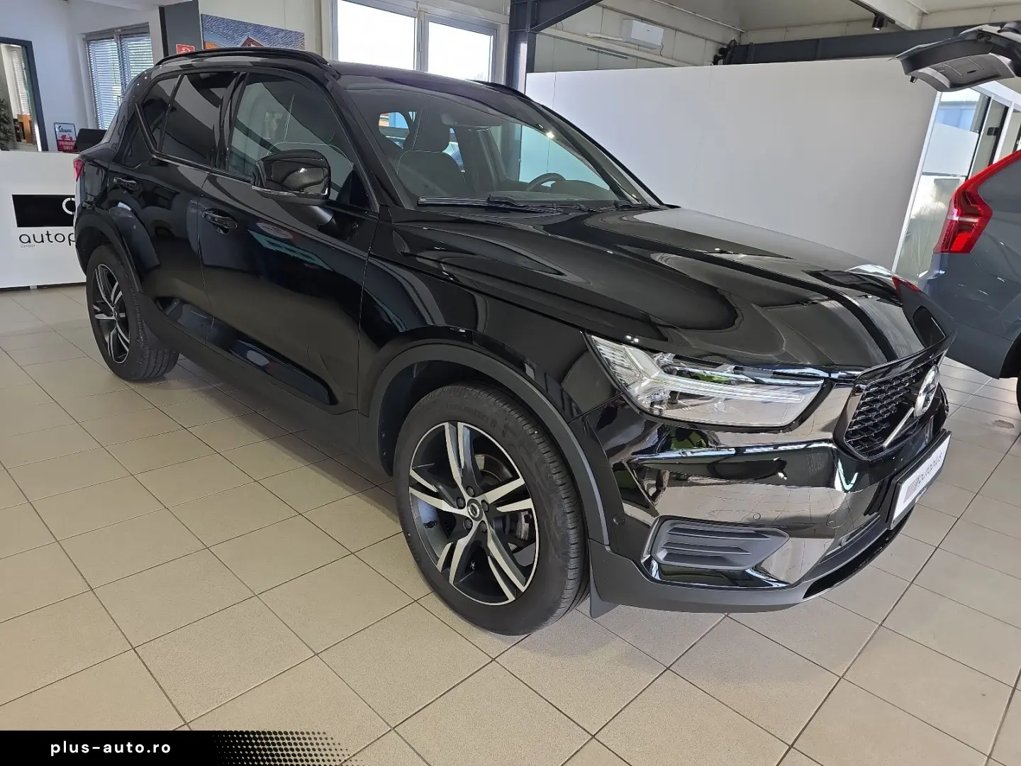 VOLVO XC40 T3 R-Design ACC AHK 360  H K LED 19  SHZ