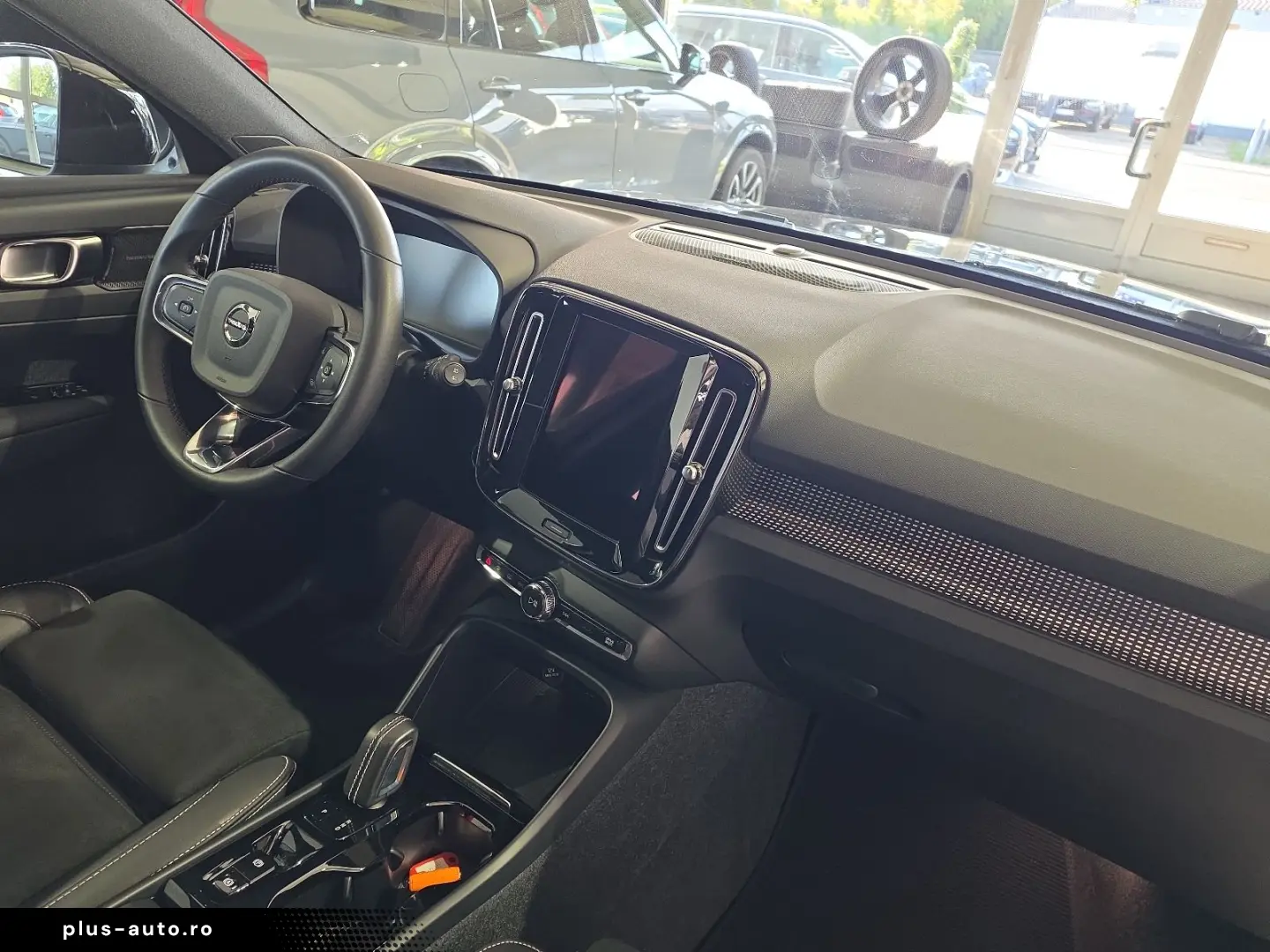 VOLVO XC40 T3 R-Design ACC AHK 360  H K LED 19  SHZ