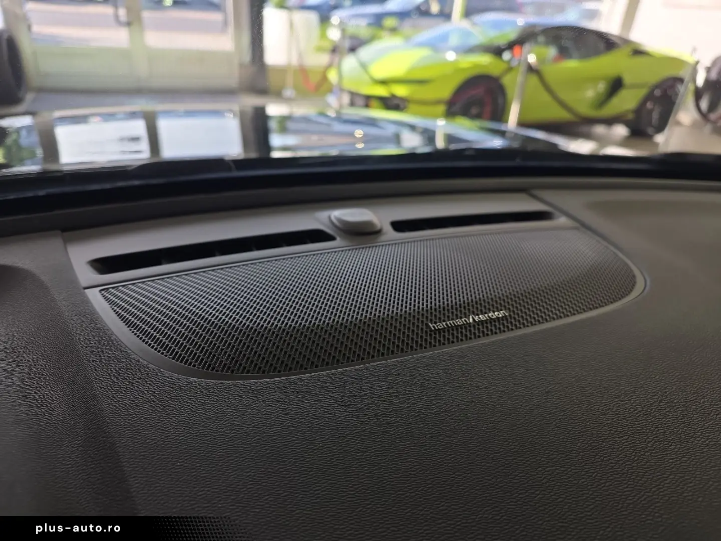 VOLVO XC40 T3 R-Design ACC AHK 360  H K LED 19  SHZ