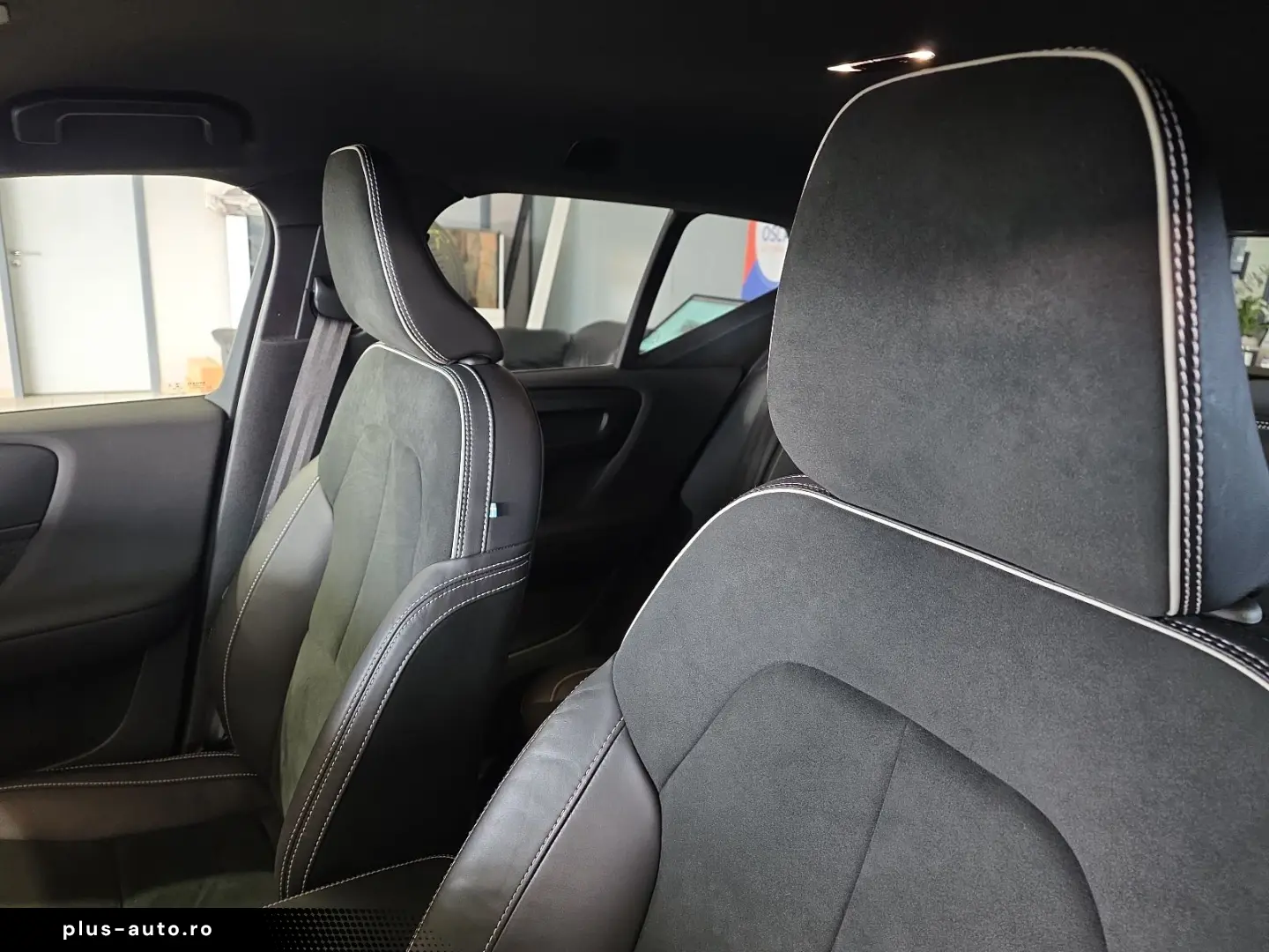 VOLVO XC40 T3 R-Design ACC AHK 360  H K LED 19  SHZ