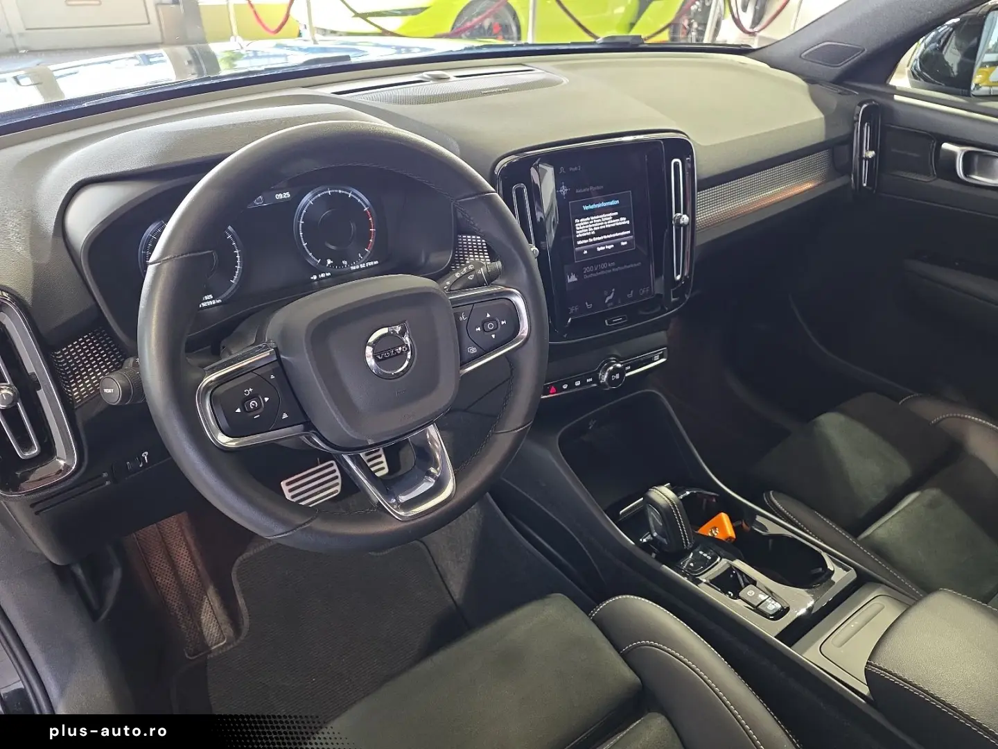 VOLVO XC40 T3 R-Design ACC AHK 360  H K LED 19  SHZ