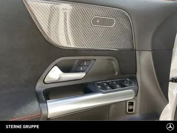 MERCEDES-BENZ GLA 250 AMG 19  AHK Ambiente Rückfahrk…
