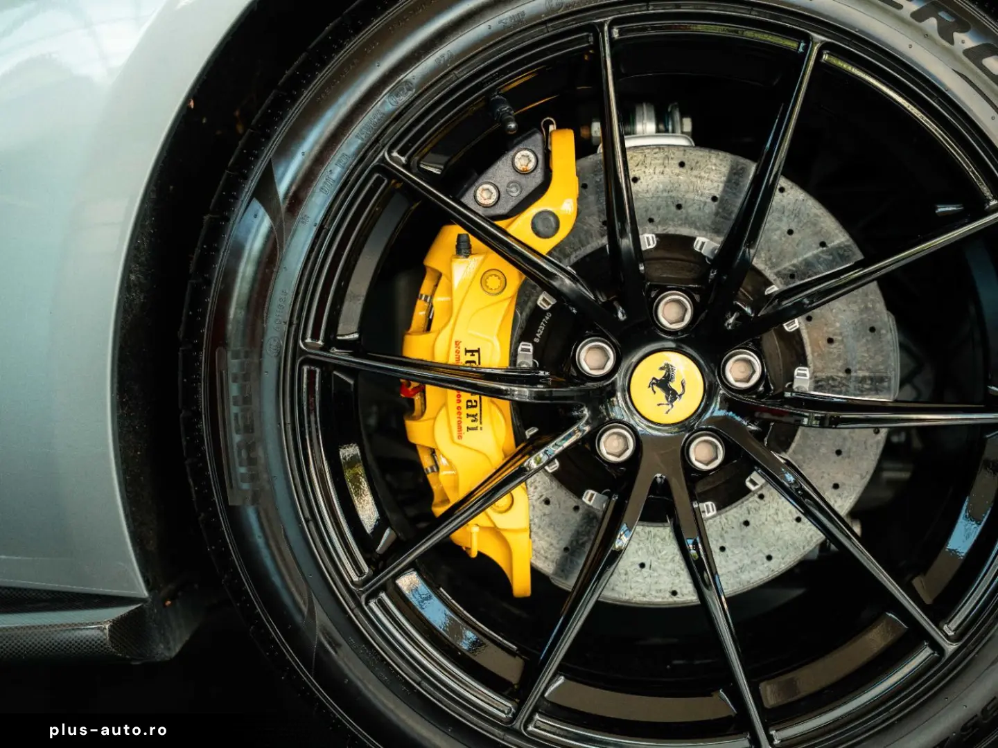 FERRARI 812 Superfast Carbon-Exterior HiFi-Premium Lift