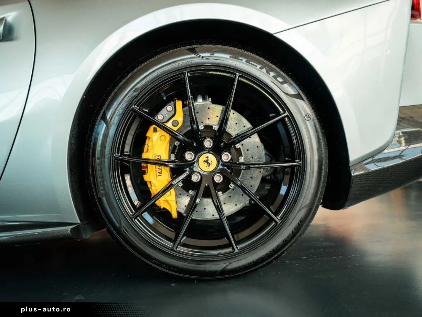 FERRARI 812 Superfast Carbon-Exterior HiFi-Premium Lift
