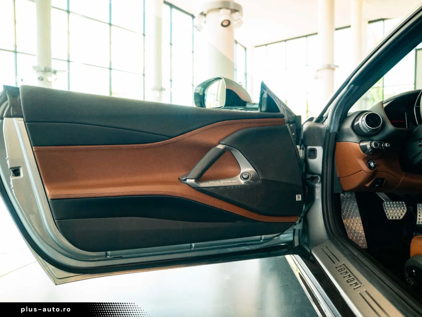 FERRARI 812 Superfast Carbon-Exterior HiFi-Premium Lift