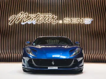 FERRARI 812 Superfast - Carbon - Lift - Display