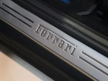 FERRARI 812 Superfast - Carbon - Lift - Display