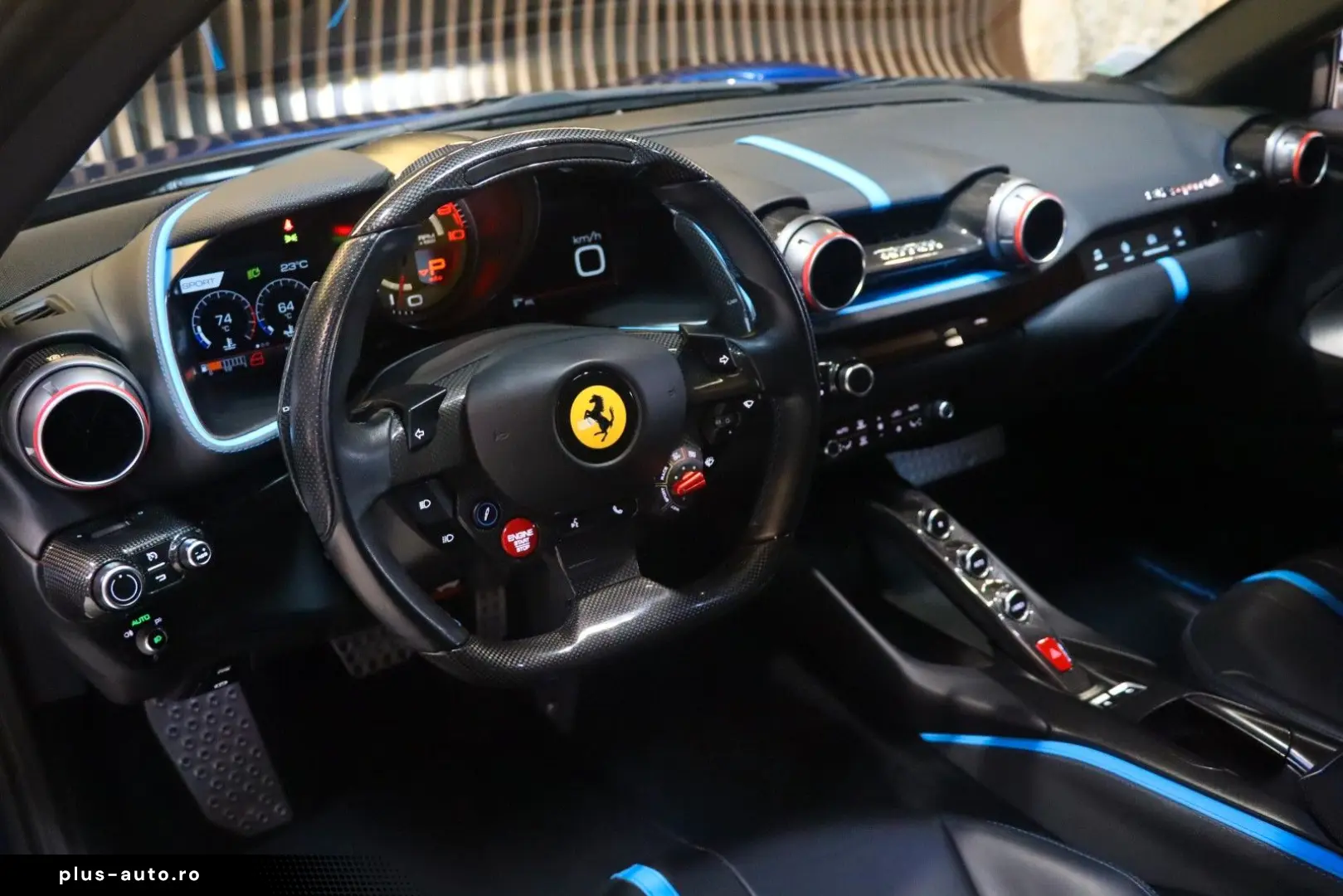 FERRARI 812 Superfast - Carbon - Lift - Display