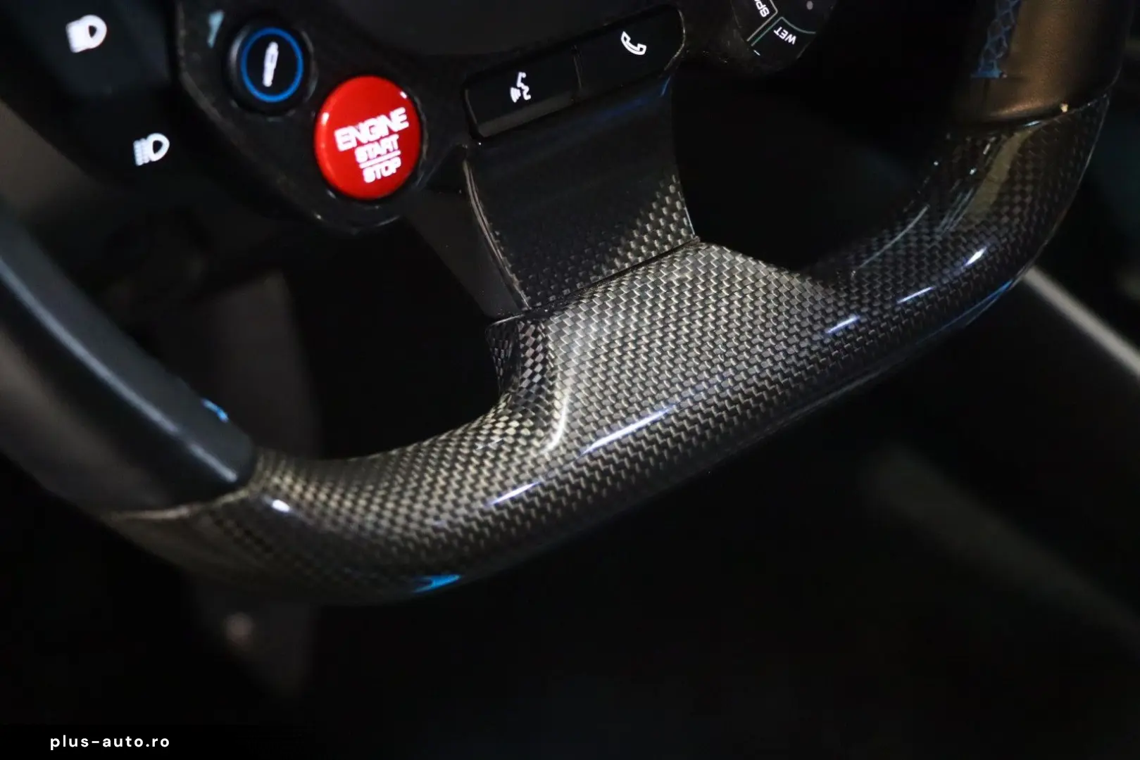 FERRARI 812 Superfast - Carbon - Lift - Display
