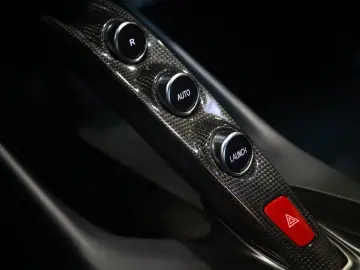 FERRARI 812 Superfast - Carbon - Lift - Display