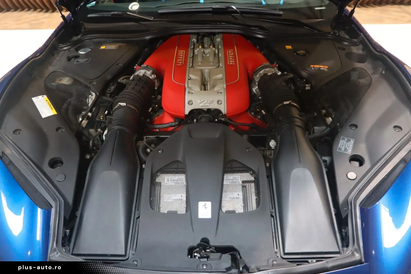 FERRARI 812 Superfast - Carbon - Lift - Display